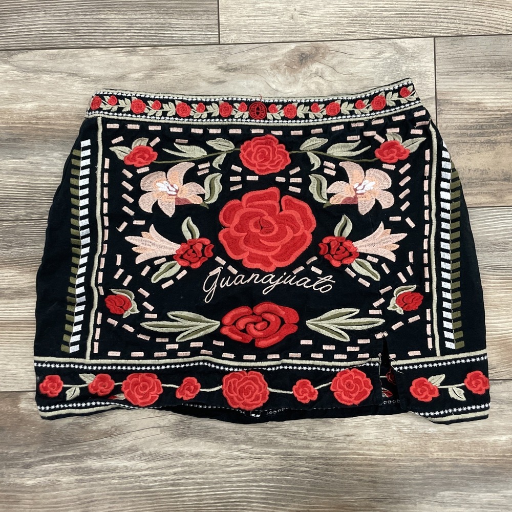 Herencia Collection Embroidered Floral Skirt Size M Bright Colors "GUANAJUATO'